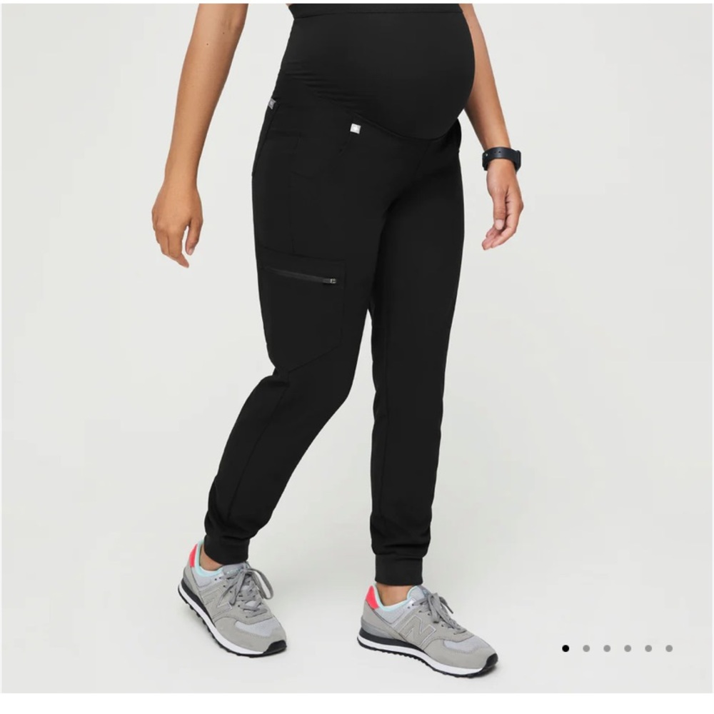 Figs maternity scrub set